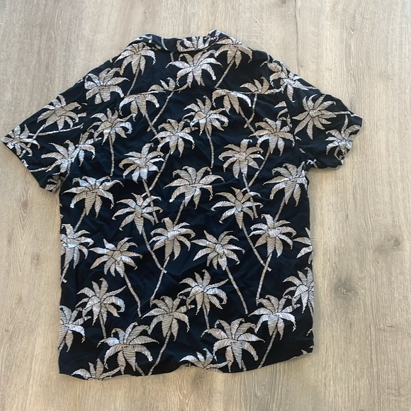 A-Frame Palm Tree Button Down - Picture 4 of 4